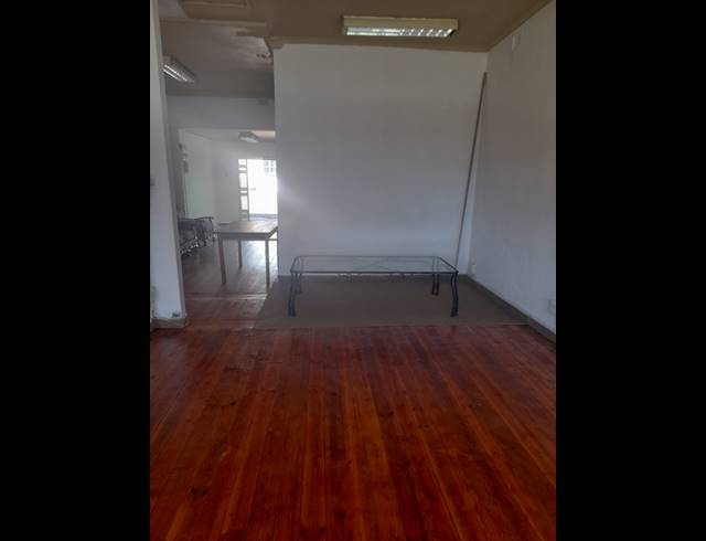 200M² BUSINESS FOR SALE IN WINDERMERE